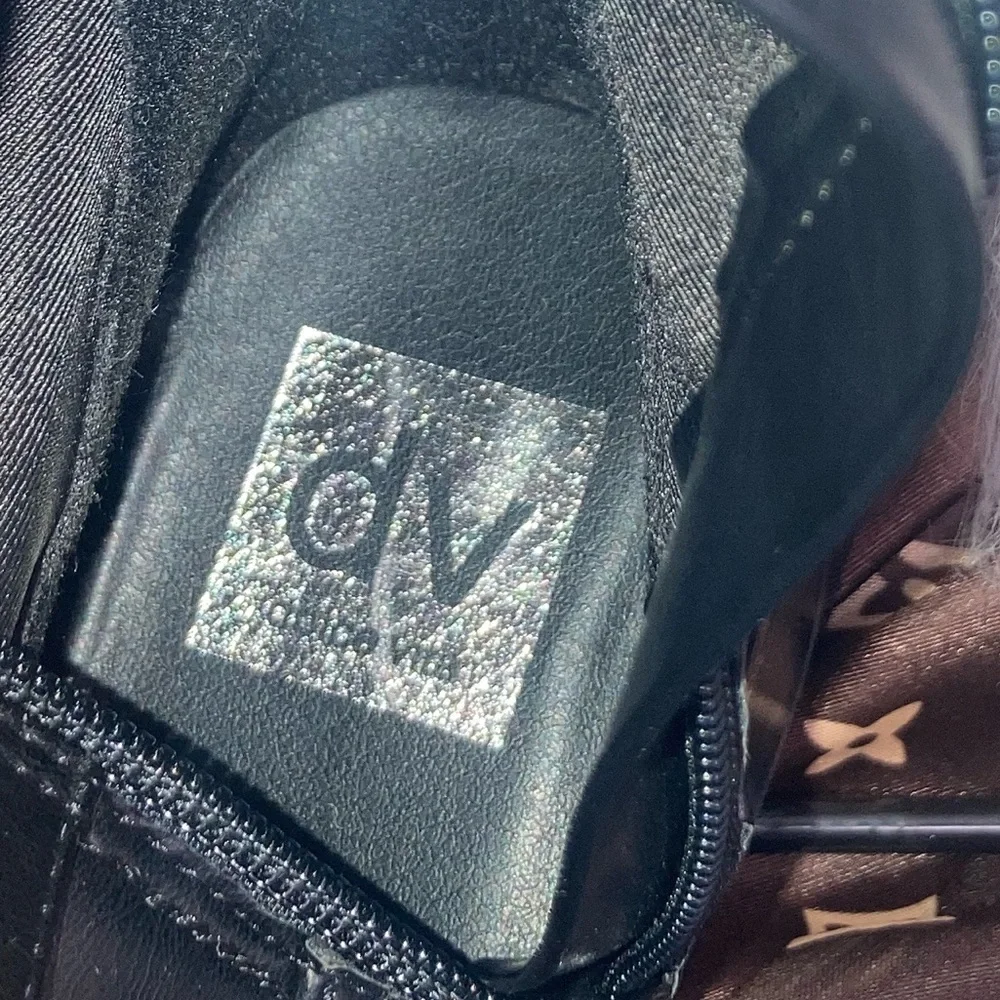 DV by Dolce Vita Shiny Black Boots knee high size 7.5